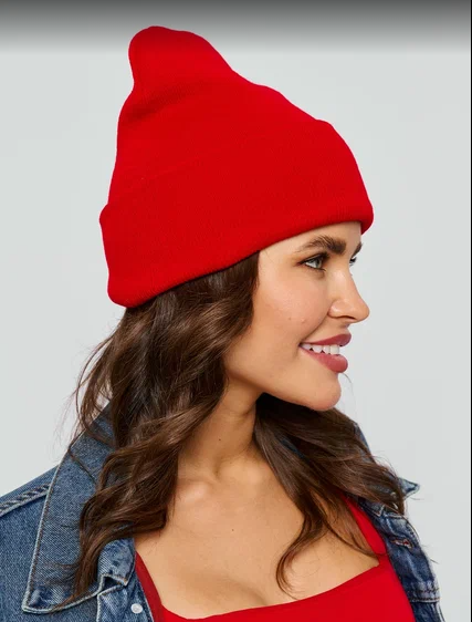 Шапка "МА НеНумеролог ", красная